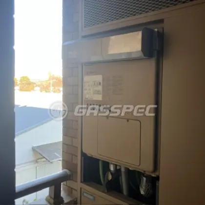 施工前の給湯器（GTH-2427SAWX3H）