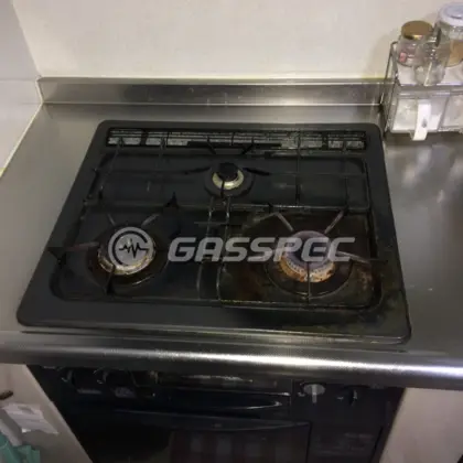 施工前のビルトインガスコンロ（DG3068NR）