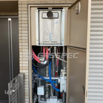 施工前の給湯器（RUJ-V2400T）