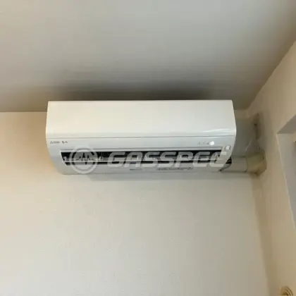 施工後のエアコン（三菱 MSZ-BXV2825-W）