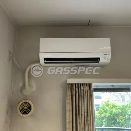 施工後のエアコン（三菱 MSZ-AXV2825S-W）