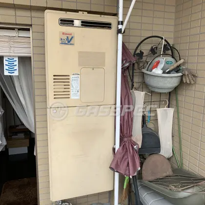 施工前の暖房熱源機（RUFH-VD2400SAW2-3）