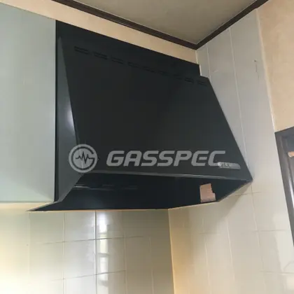 施工前のレンジフード