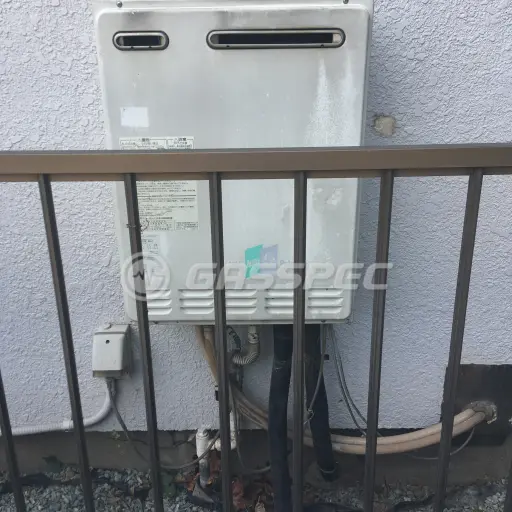 交換前の給湯器（パロマ FH-16AWD）