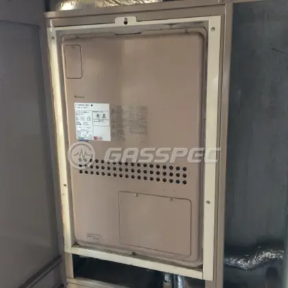 施工前の暖房熱源機（GTH-2413AWXH-H）