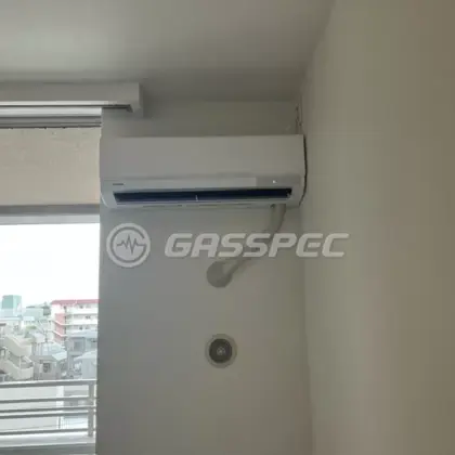 施工後のエアコン（東芝 RAS-2215TL(W)）