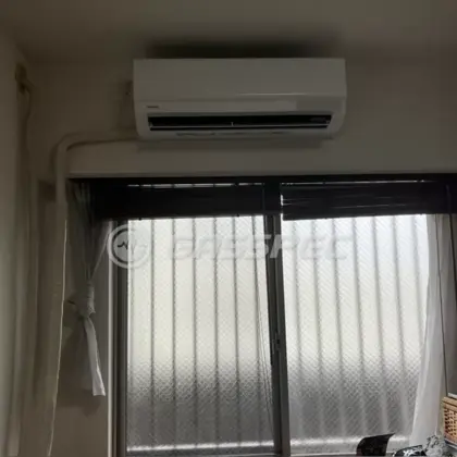施工後のエアコン（東芝 RAS-2215TL(W)）