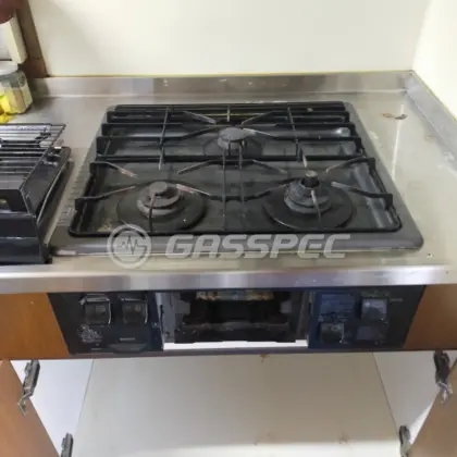 施工前のビルトインガスコンロ（DW3227SFH）