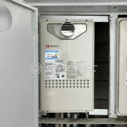 施工後の給湯器（ノーリツ GT-1635SAWXS-80T-1 BL）