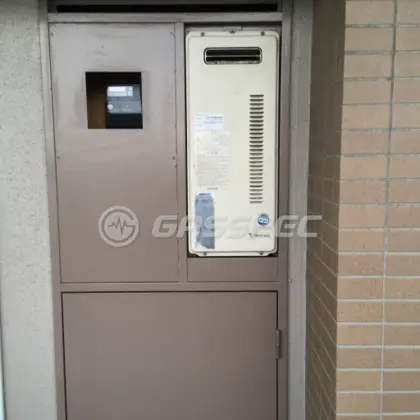 施工前の給湯器（RUF-VS1605SAW）