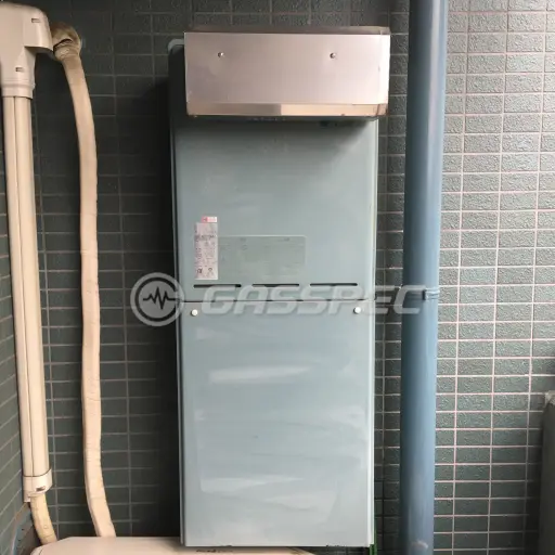 交換前の給湯器（リンナイ RUF-V2000SAW）