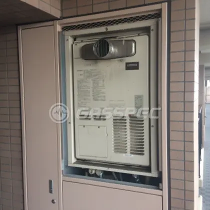 施工前の暖房熱源機（AT-4299ARSSW5Q-C）
