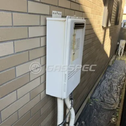 施工前の給湯器