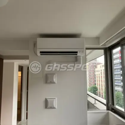 施工後のエアコン（三菱 MSZ-GV2525-W）