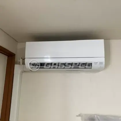 施工後のエアコン（三菱 MSZ-GV5625S-W）