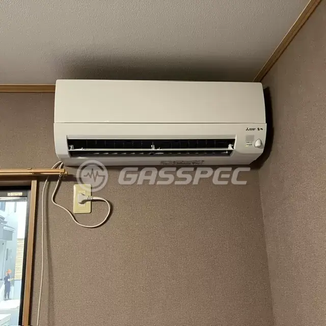 交換後のエアコン（三菱 MSZ-AXV5625S-W）