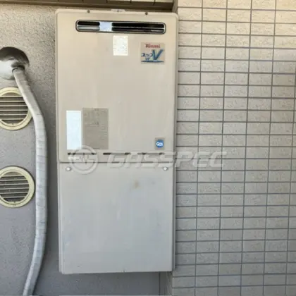 施工前の給湯器（RUF-V2401SAW）