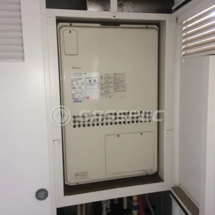 施工前の暖房熱源機（GTH-2413AWXH-H）