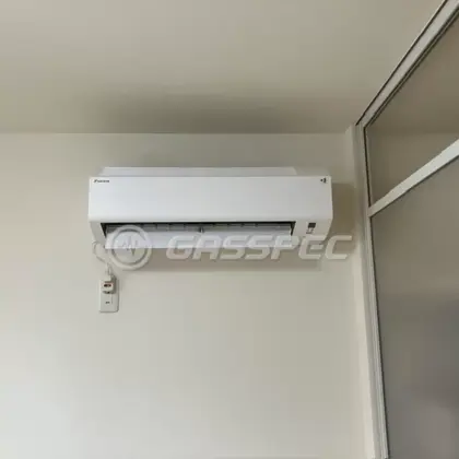 施工後のエアコン（ダイキン S225ATES-W）