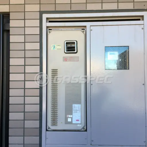 交換前の給湯器（ガスター OURB-1601DA）