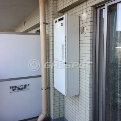 施工前の暖房熱源機（AT-4200ARSSW3Q-56）