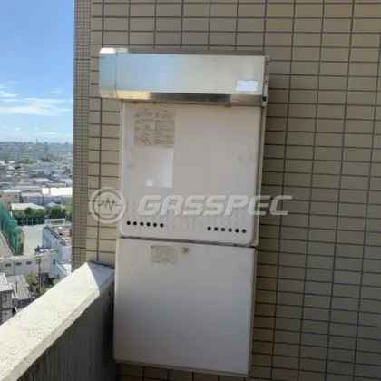 施工前の給湯器