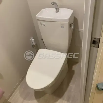 施工後の便座（TOTO TCF4724AM#SC1）
