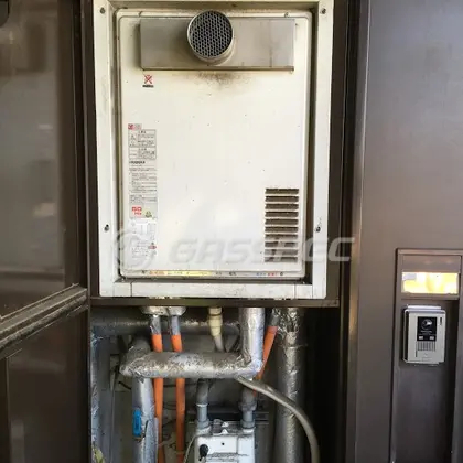 施工前の給湯器（TP-SP204SZT-1）