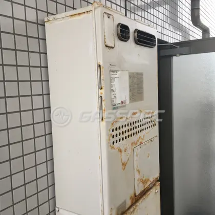 施工前の暖房熱源機（GTH-2413AWXH）