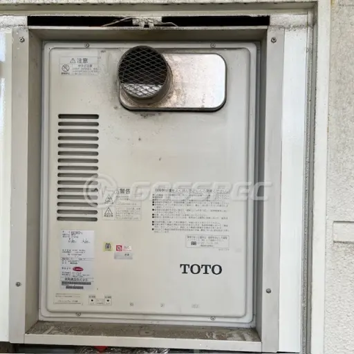 交換前の給湯器（TOTO RGE20KS2-J）
