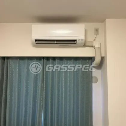 施工後のエアコン（三菱 MSZ-GV2225-W）