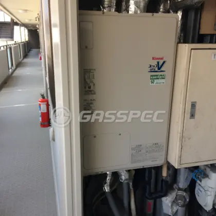 施工後の給湯器（リンナイ RUFH-V1613SAFF2-3(B)）