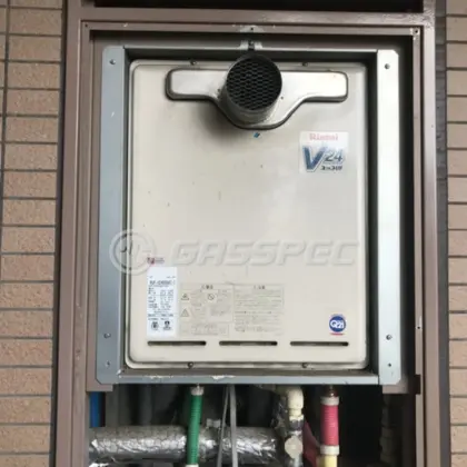 施工前の給湯器（RUF-V2400SAT-1）