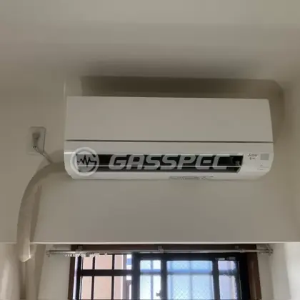 施工後のエアコン（三菱 MSZ-GV4025S-W）