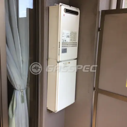 施工前の給湯器（YV2460R）