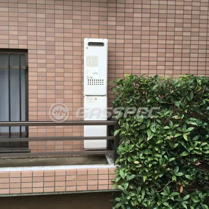 施工前の給湯器（YV1659R）