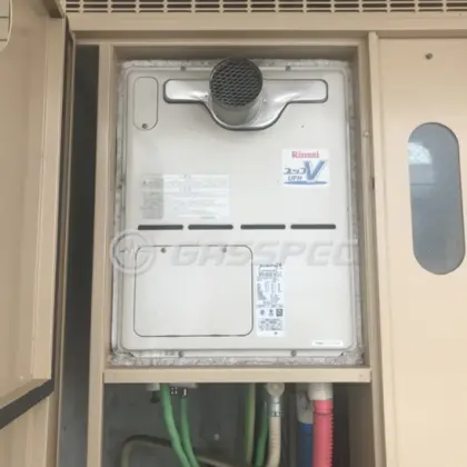 施工前の暖房熱源機（RUFH-VD2401SAT2-3）