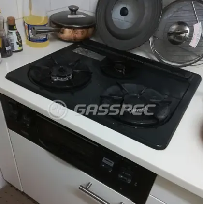 施工前のビルトインガスコンロ（DG3296NQ1）