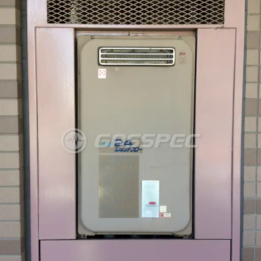 交換前の給湯器（ハーマン YV2422RJ）