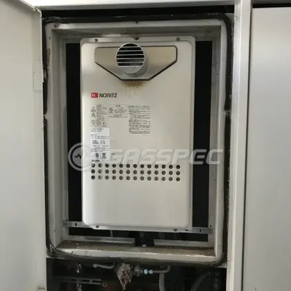 施工前の給湯器（GQ-1612WE-T）