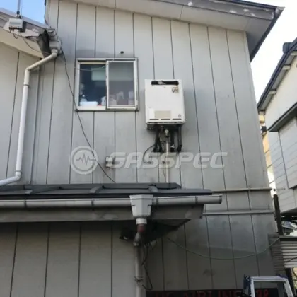 施工前の給湯器（RUF-V1610SAW-1）