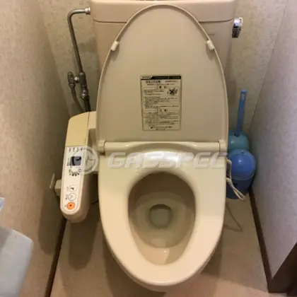 施工前の便座（TCF261）