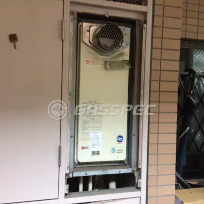 施工前の給湯器（OURB-2015SAQ-T）