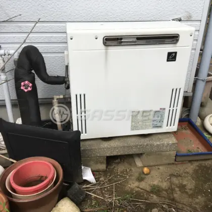 施工前の給湯器（GN-2000AR-1）