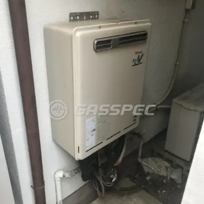 施工前の給湯器（RUF-A1615SAW）