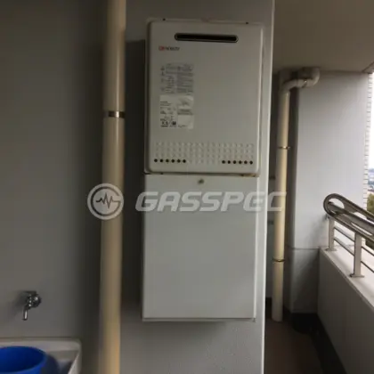 施工前の給湯器（GT-2428(S)AWX）
