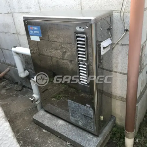 交換前の給湯器（長府 IBF-422DS）