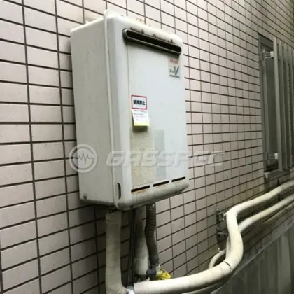 施工前の給湯器（RUX-V2400W-E）