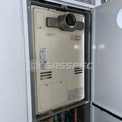 施工前の暖房熱源機（RUFH-K2400SAT2-6(A)）