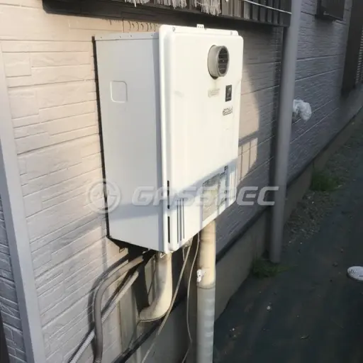 交換前の給湯器（パーパス GX-SE2400AW）